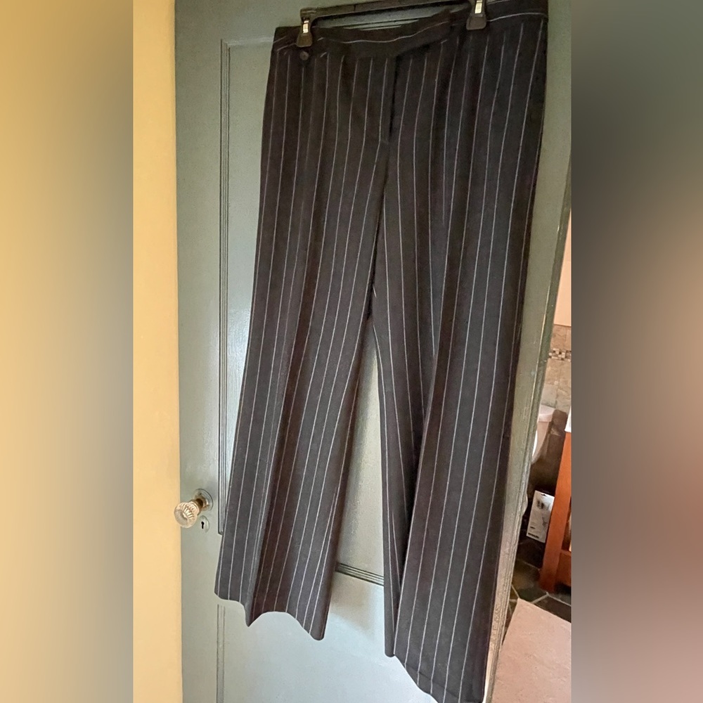 Ann Taylor Wide leg trousers. Size: 12. - Picture 1 of 5
